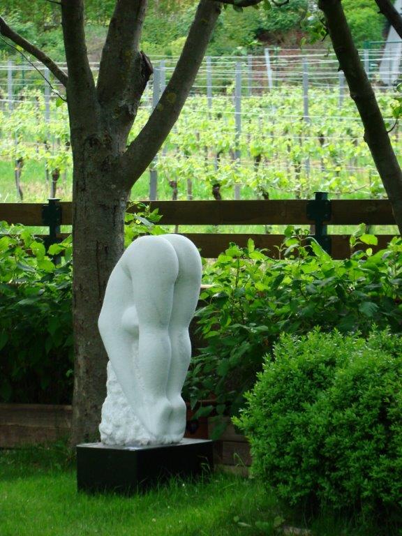 in Destan Gashis Skulpturengarten